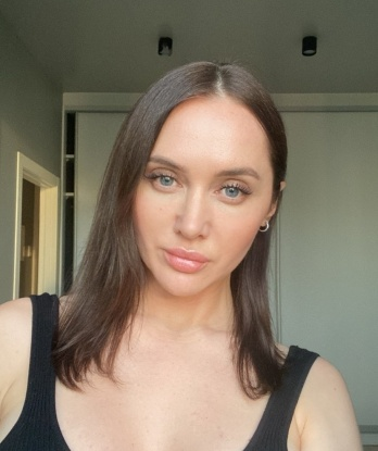 Я креативная, нежная и опытная индивидуалка 💋 Живу в Москве, и готова предложить тебе незабываемые моменты страсти и наслаждения 😍 Мои услуги обширны: классический секс, оральные ласки, эротический массаж, ролевые игры и многое другое 😏 У меня есть отличные отзывы от довольных клиентов, которые оценивают мою профессиональность и индивидуальный подход 👌 На моих фото ты увидишь сексуальную и соблазнительную жрицу страсти, готовую исполнить твои самые сокровенные фантазии 💃 Со мной ты откроешь новые грани удовольствия и ощутим настоящее блаженство! 😉 Не упусти шанс провести время со мной в Москве - ты не пожалеешь! 💫 Елизавета